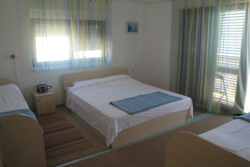Apartments Marica Трогир Стая снимка