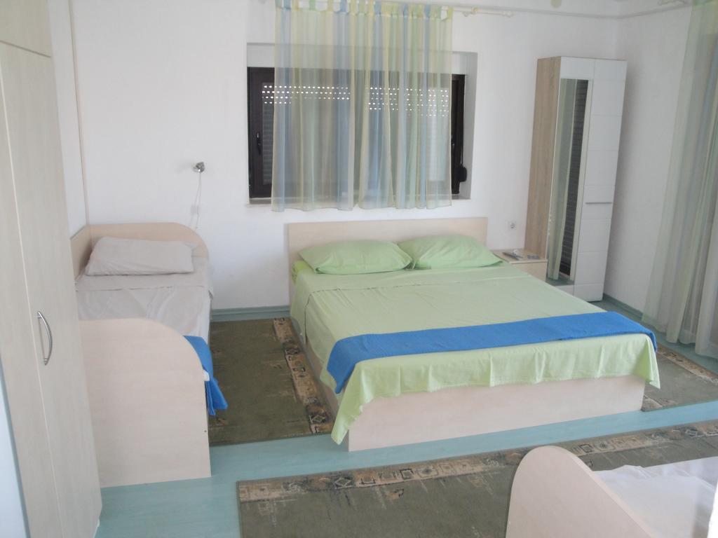 Apartments Marica Трогир Екстериор снимка