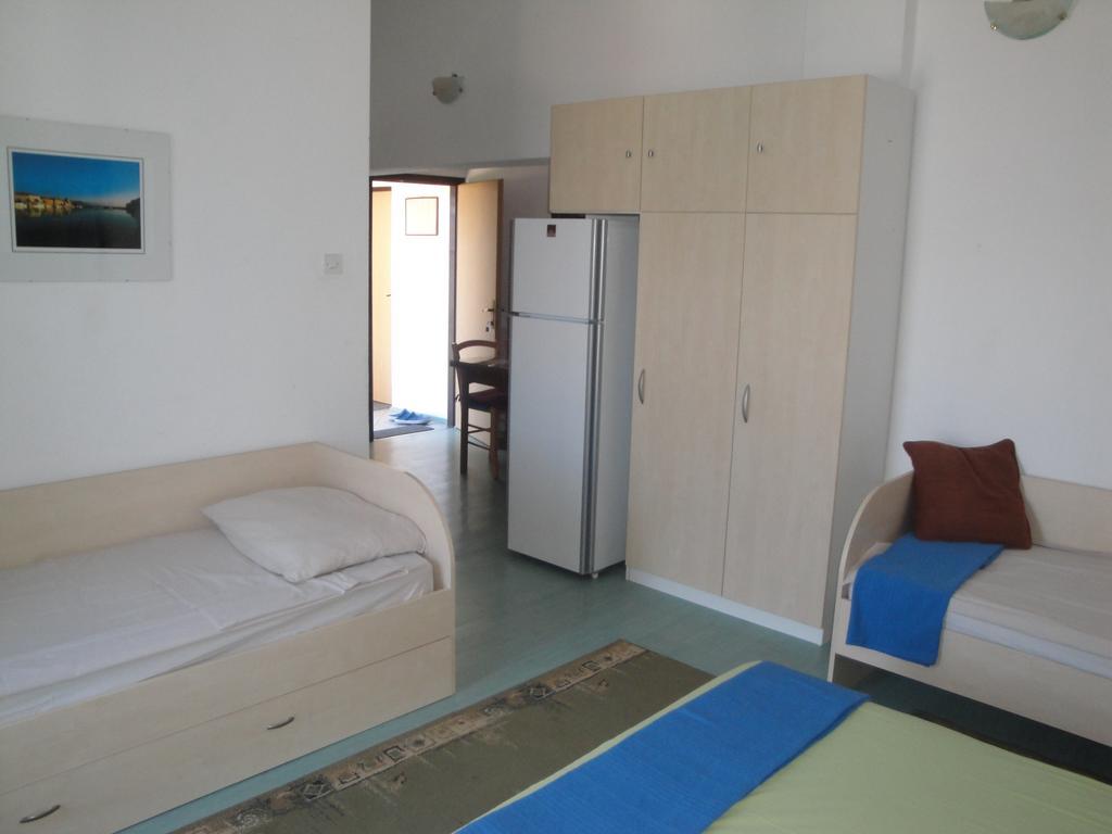 Apartments Marica Трогир Екстериор снимка